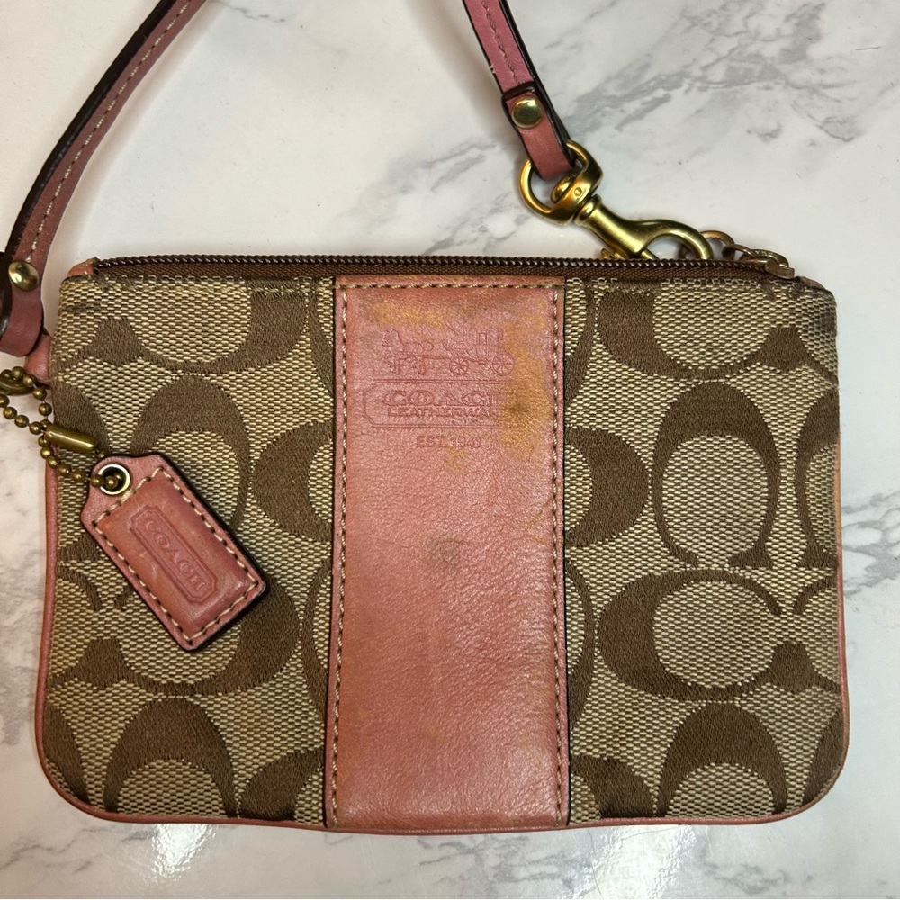Coach clutch